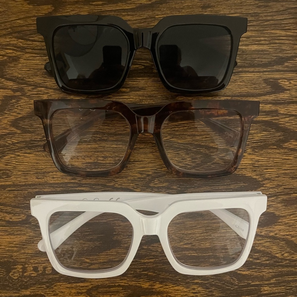 Jessica Simpson Reading Glasses Set
3.0 Magnification